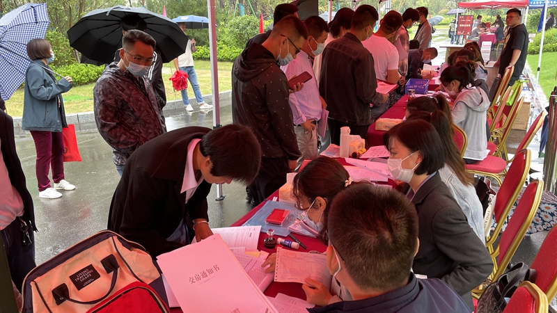 濟(jì)寧華都金色蘭庭香堤&middot;公園里18-20#樓順利交房 金色蘭庭項(xiàng)目圓滿收官